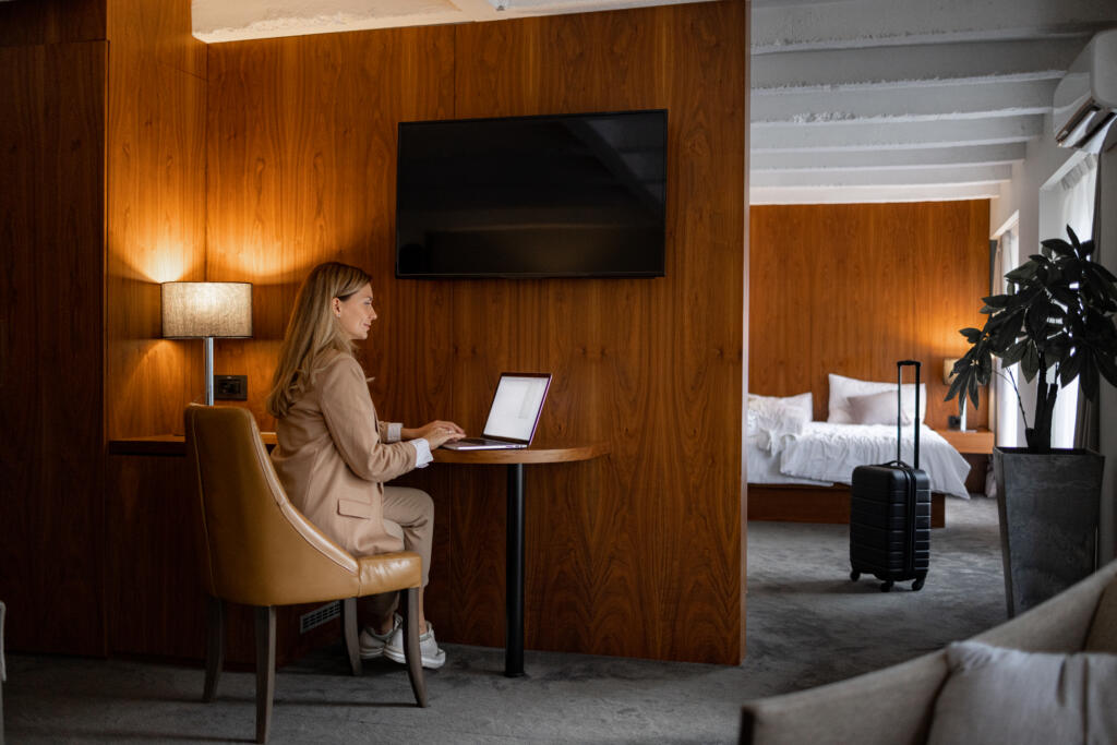 hotel room at a major hotel brand setup with custom contract hospitality furniture from smarter furnishings